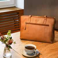 Savage Braun Damenhandtasche Kollektion aus Büffelleder, Ansicht 12