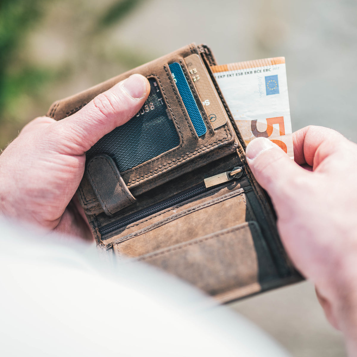 Hochformat Geldbörse mit Kette Lenz