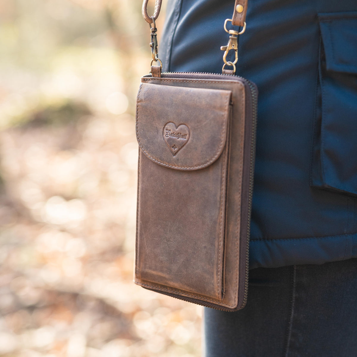 Smarte Handytasche Lina aus Büffelleder, Ansicht 2