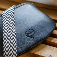Smarte Handytasche Lilie aus Büffelleder, Ansicht 22