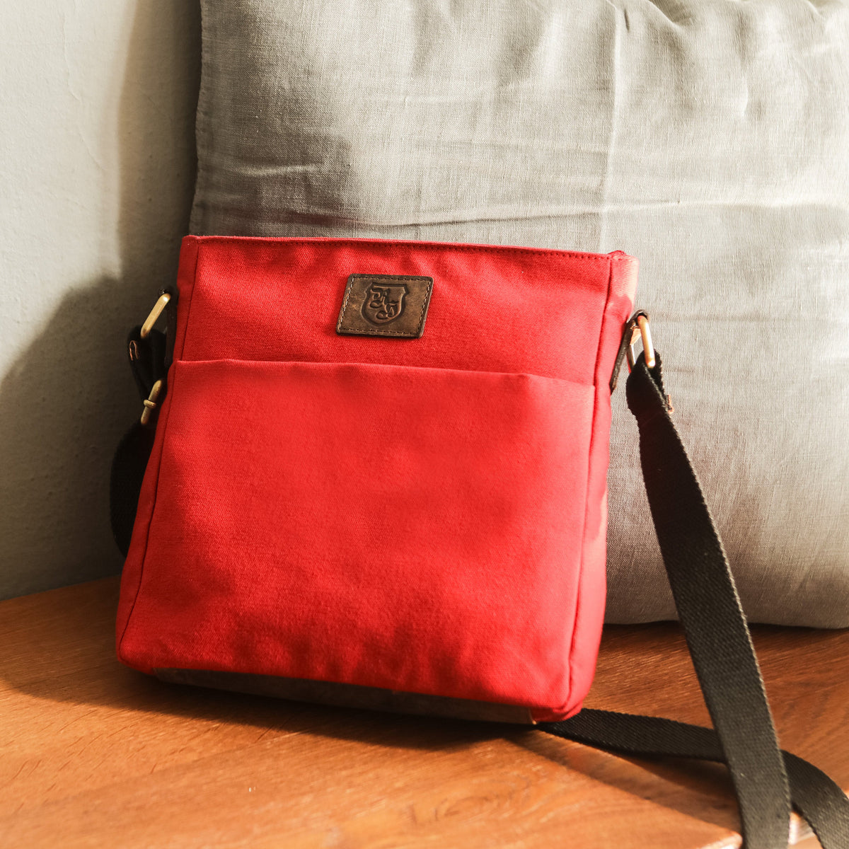 Sac bandoulière en PET recyclé en PET recyclé et cuir véritable, vue 30