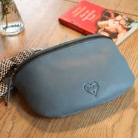 Smarte Handytasche Lilie aus Büffelleder, Ansicht 11