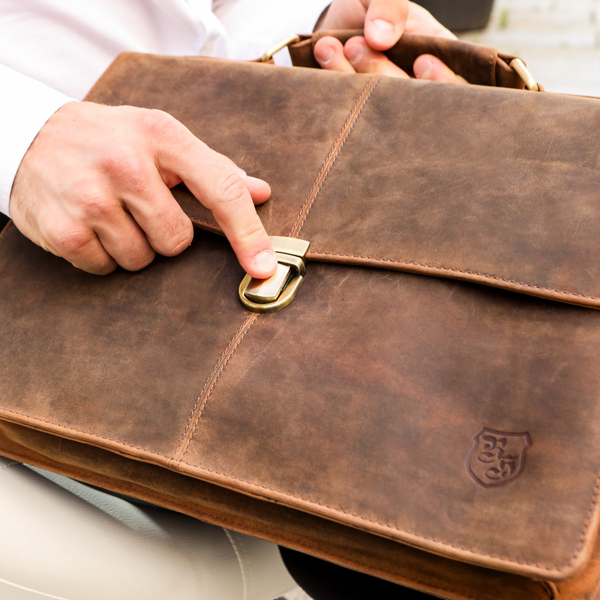 Briefcase Tom made of buffalo leather, view 3