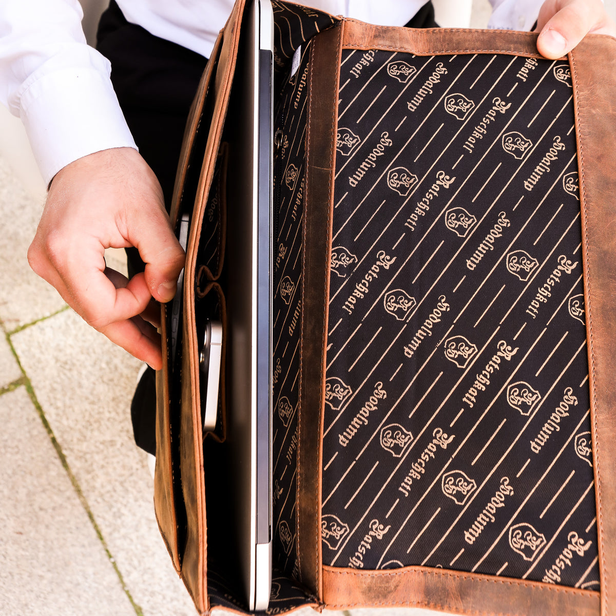 Briefcase Tom made of buffalo leather, view 10