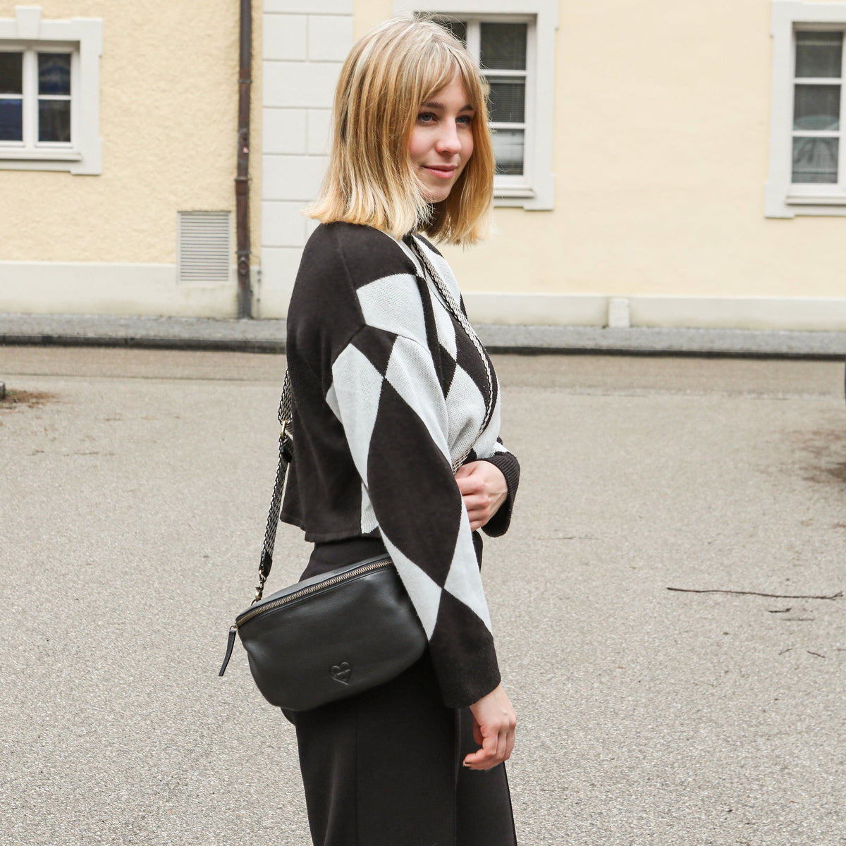 Smarte Handytasche Lilie