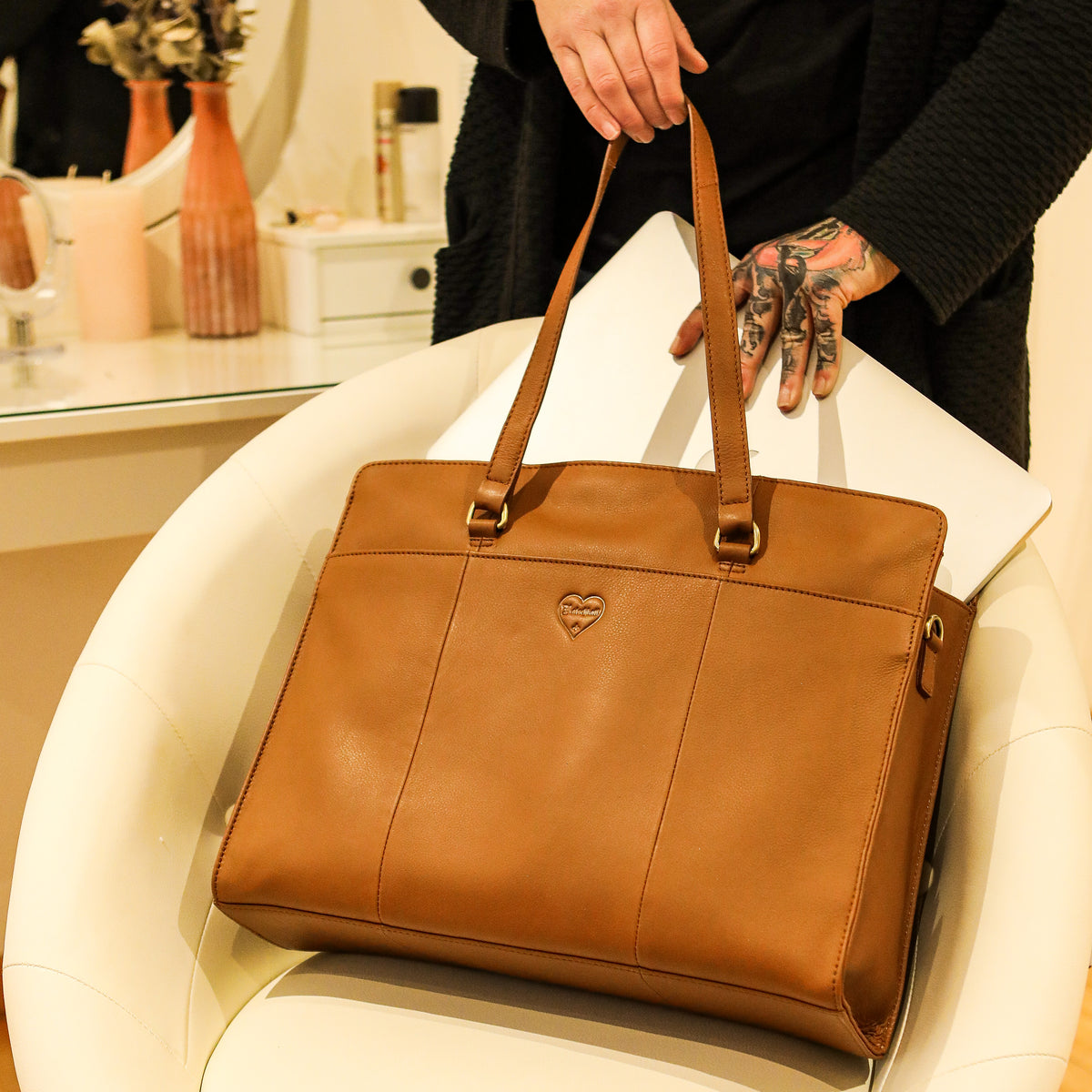 Savage Braun Damenhandtasche Kollektion aus Büffelleder, Ansicht 21