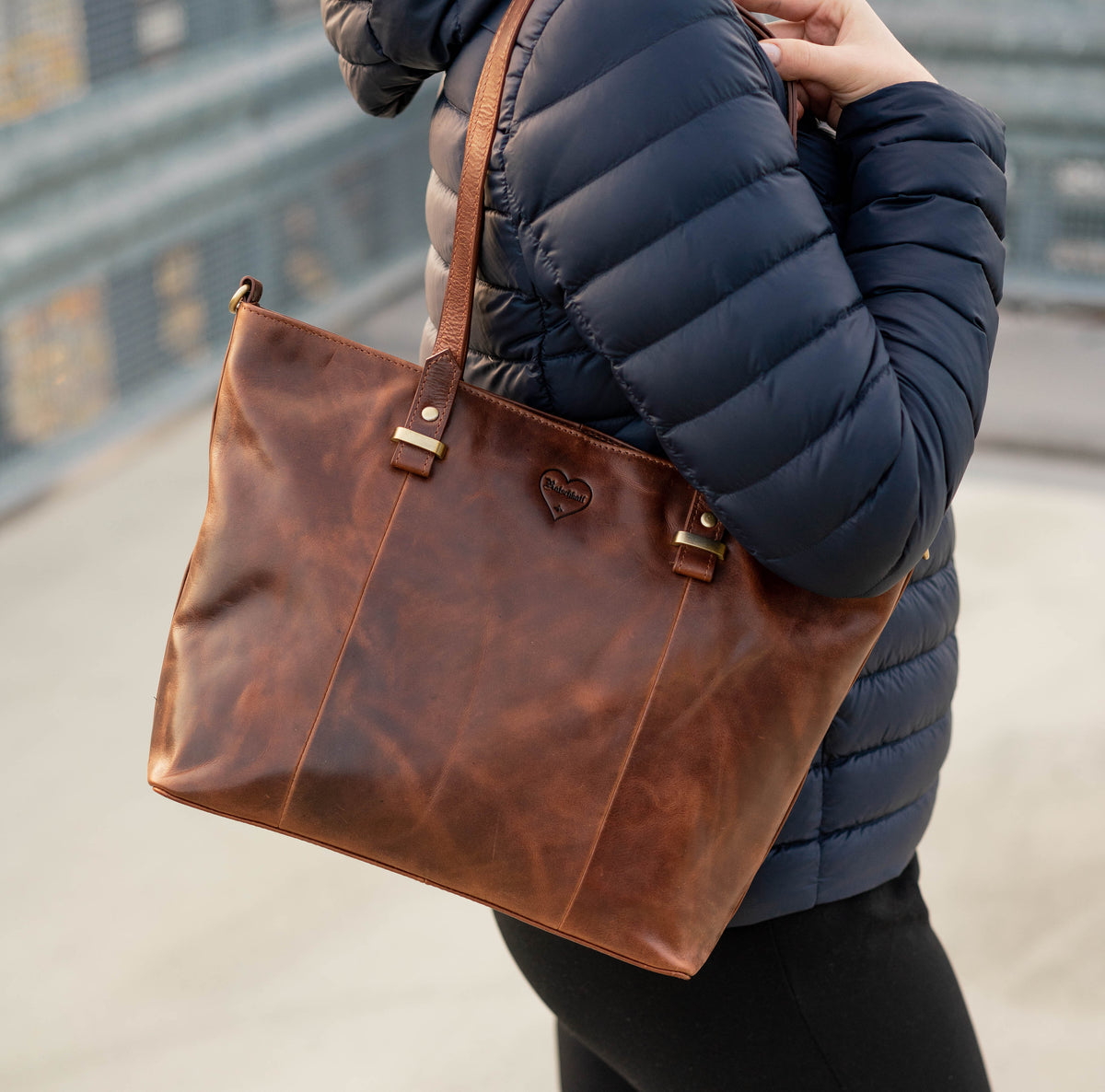 Borsa shopper Luise in pelle di bufalo, vista 2